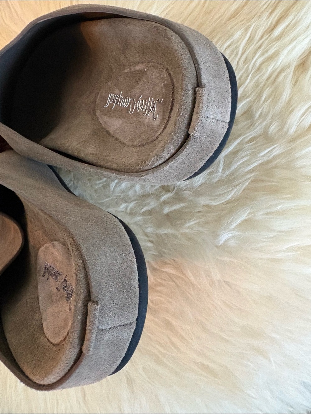 Jeffrey Campbell
Women's Content Mules - Picture 4 of 6